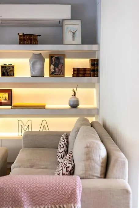 Апартаменты Enchanting Tailor Made Duplex Лиссабон