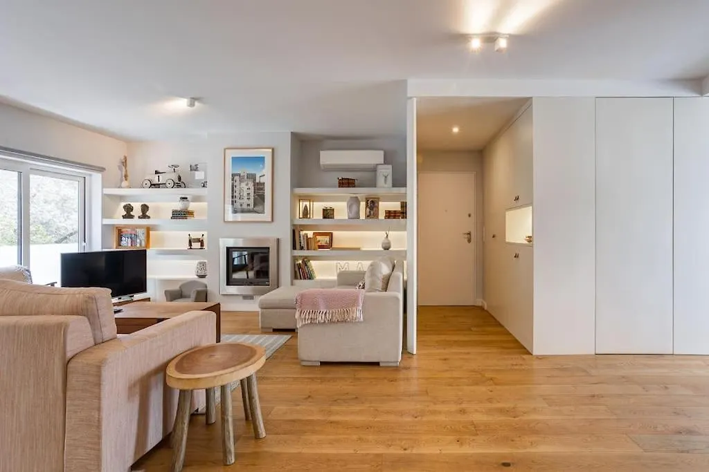 Апартаменты Enchanting Tailor Made Duplex Лиссабон