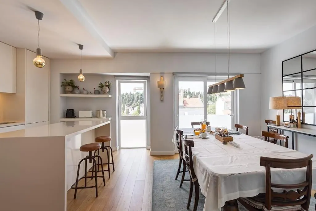 ליסבון Enchanting Tailor Made Duplex פורטוגל